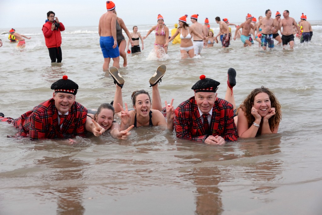 ../Images/Nieuwjaarsduik Nederzandt 2016 095.jpg